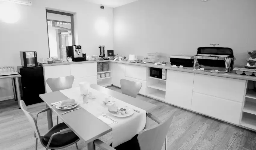 Hotel Adalbert - Boldog Meszl�nyi Zolt�n H�z  Esztergom - H�sv�t (min. 3 �j)