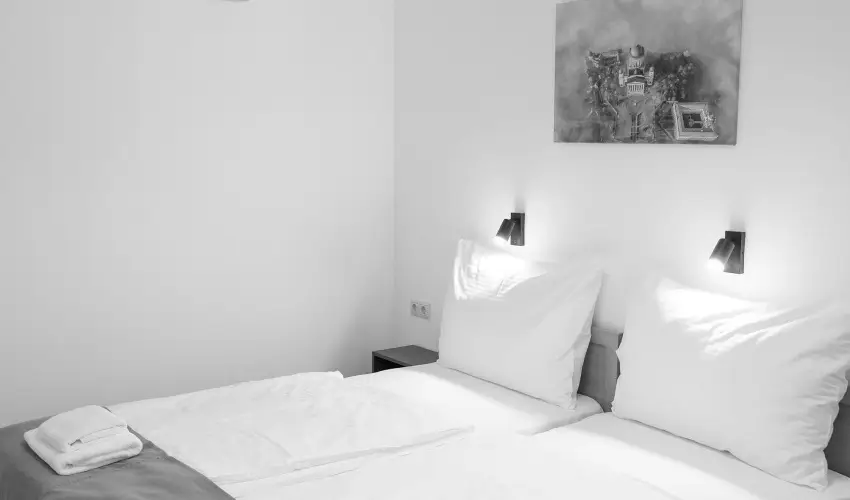 Hotel Adalbert - Boldog Meszl�nyi Zolt�n H�z  Esztergom - H�sv�t (min. 3 �j)