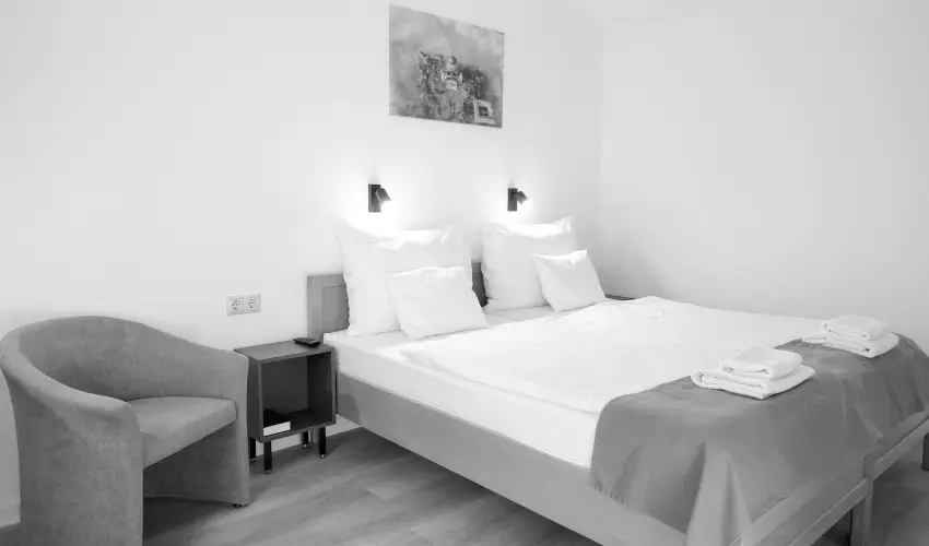 Hotel Adalbert - Boldog Meszl�nyi Zolt�n H�z  Esztergom - H�sv�t (min. 3 �j)