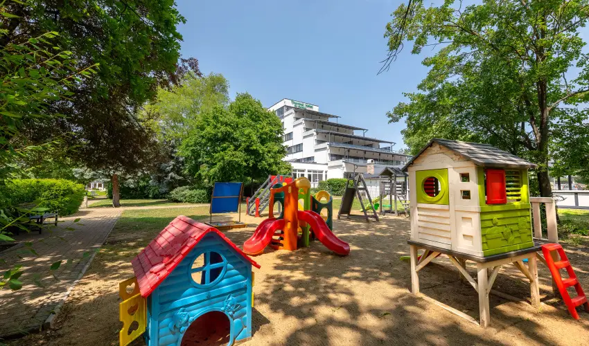 Thermal Hotel Garden Hajd�szoboszl� - H�sv�t (min. 3 �j)