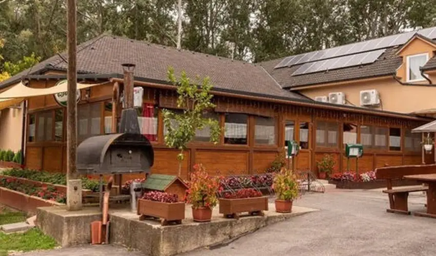 Tiszacsegei Halszcsrda s Panzi  Tiszacsege - Hsvt 