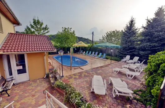 T�kert Fogad� - H�sv�t