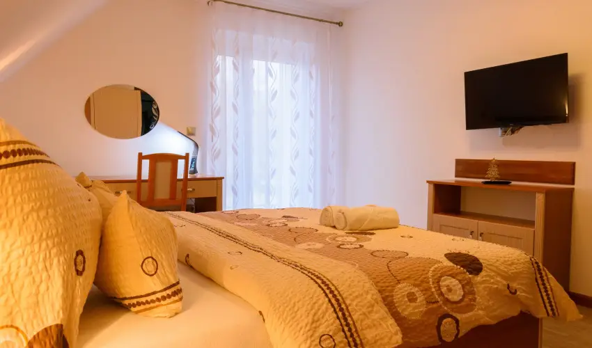 Tulipn Vendghz rvnyes - Hsvt (min. 2 j)