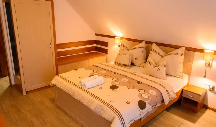 Tulipn Vendghz rvnyes - Hsvt (min. 2 j)