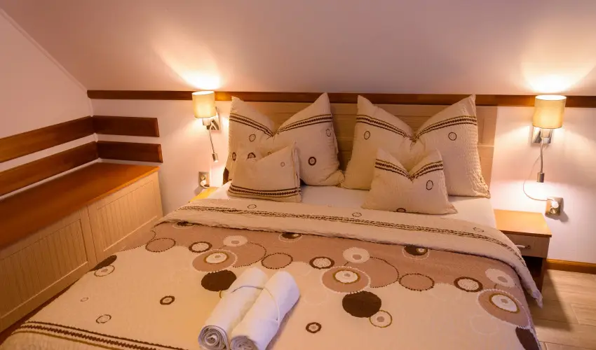 Tulipn Vendghz rvnyes - Hsvt (min. 2 j)