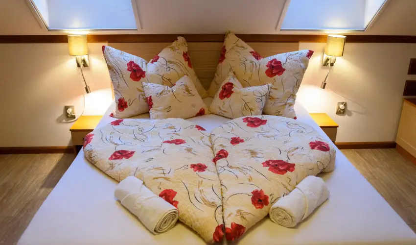 Tulipn Vendghz rvnyes - Hsvt (min. 2 j)