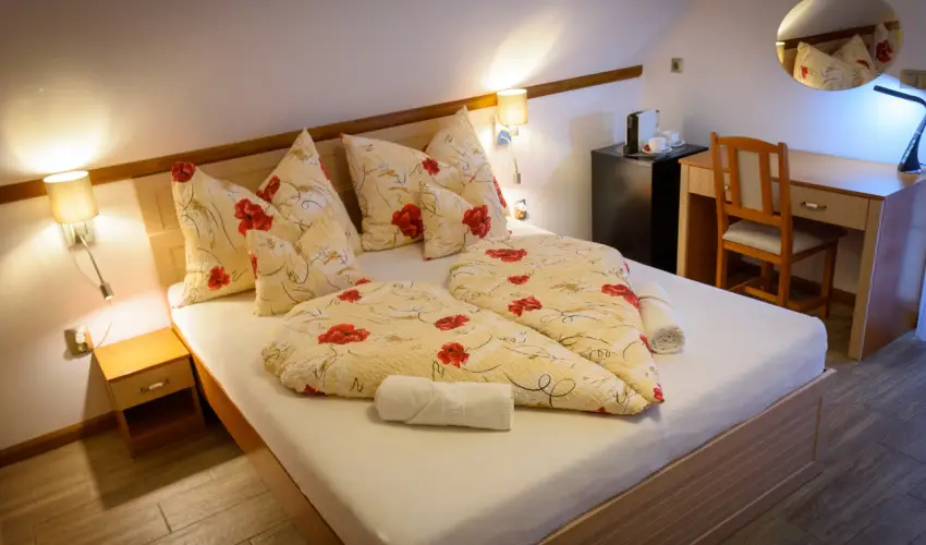 Tulipn Vendghz rvnyes - Hsvt (min. 2 j)