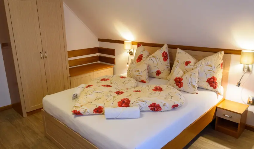 Tulipn Vendghz rvnyes - Hsvt (min. 2 j)