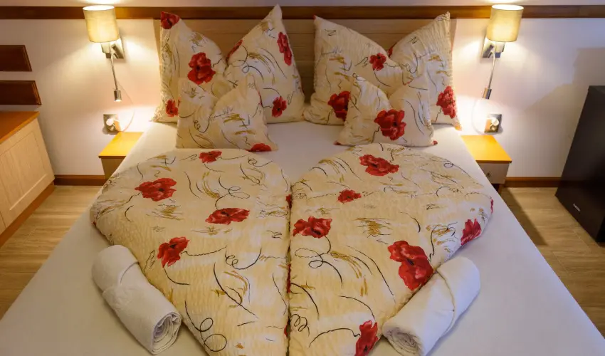 Tulipn Vendghz rvnyes - Hsvt (min. 2 j)