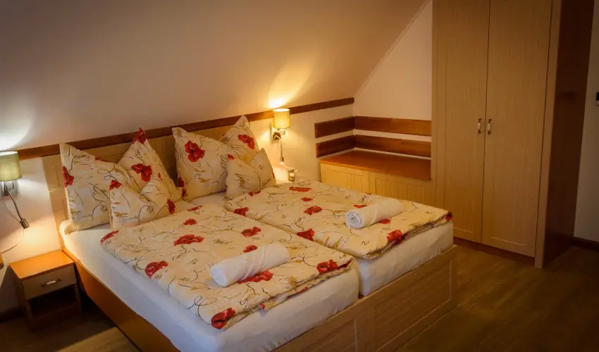 Tulipn Vendghz rvnyes - Hsvt (min. 2 j)