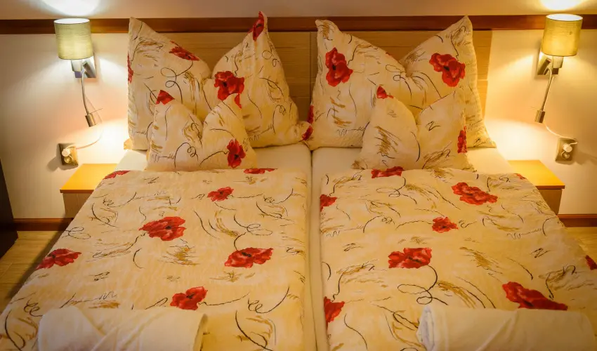 Tulipn Vendghz rvnyes - Hsvt (min. 2 j)