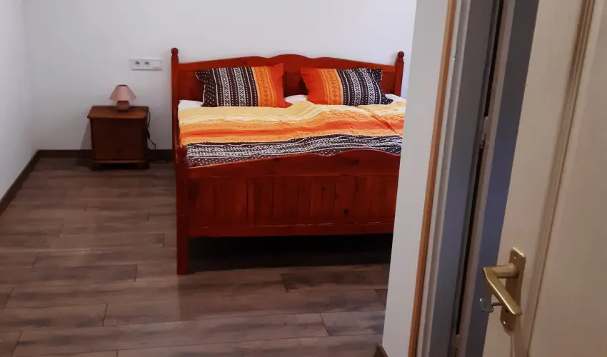 Tulip�nos Vend�gh�z �r - H�sv�t