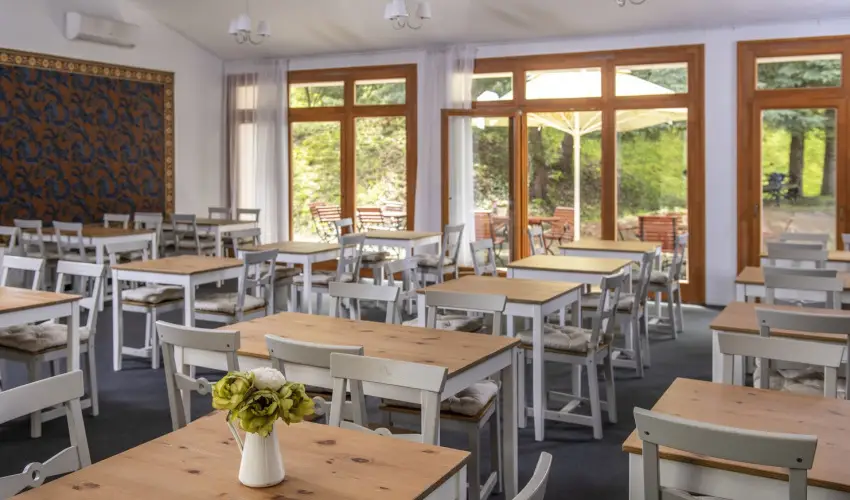 T�nd�rkert Hotel Noszvaj - H�sv�t (min. 2 �j)