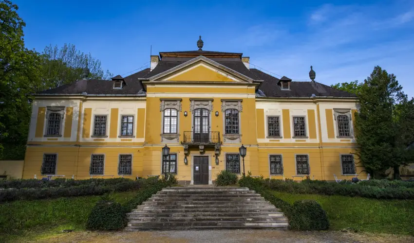 T�nd�rkert Hotel Noszvaj - H�sv�t (min. 2 �j)