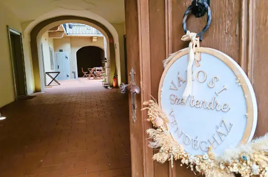 V�rosi Vend�gh�z Szentendre - H�sv�t