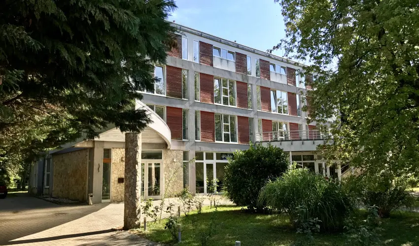 Well Hotel Harkny - Hsvt