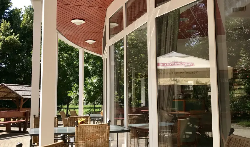 Well Hotel Harkny - Hsvt