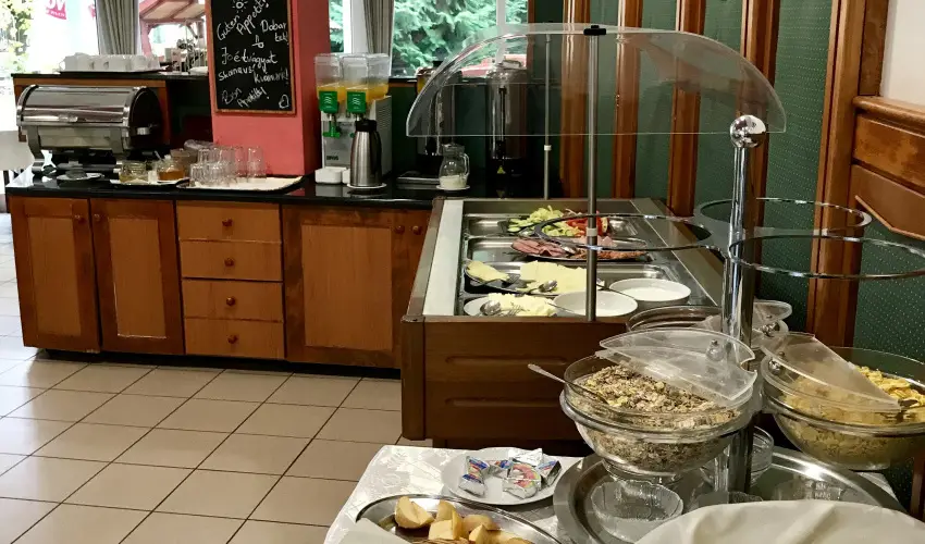 Well Hotel Harkny - Hsvt