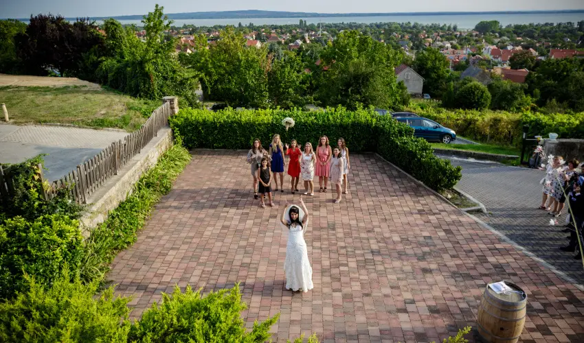 Zenit Hotel Balaton Vonyarcvashegy - Hsvt - teljes elrefizetssel (min. 2 j)