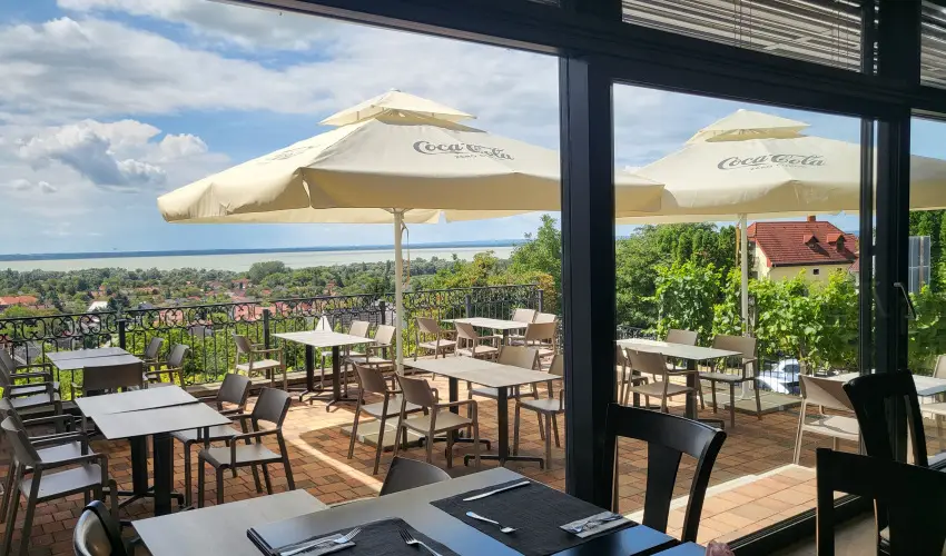Zenit Hotel Balaton Vonyarcvashegy - Hsvt - teljes elrefizetssel (min. 2 j)