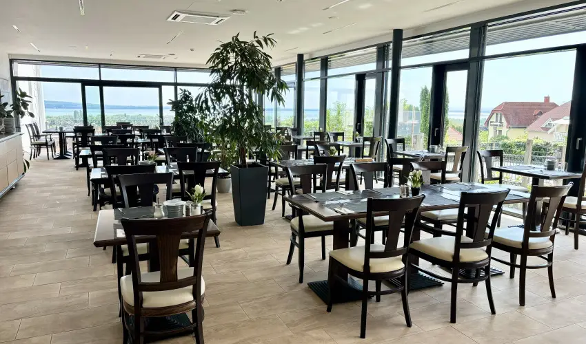 Zenit Hotel Balaton Vonyarcvashegy - Hsvt - teljes elrefizetssel (min. 2 j)