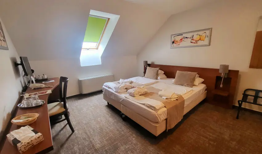 Zenit Hotel Balaton Vonyarcvashegy - Hsvt - teljes elrefizetssel (min. 2 j)