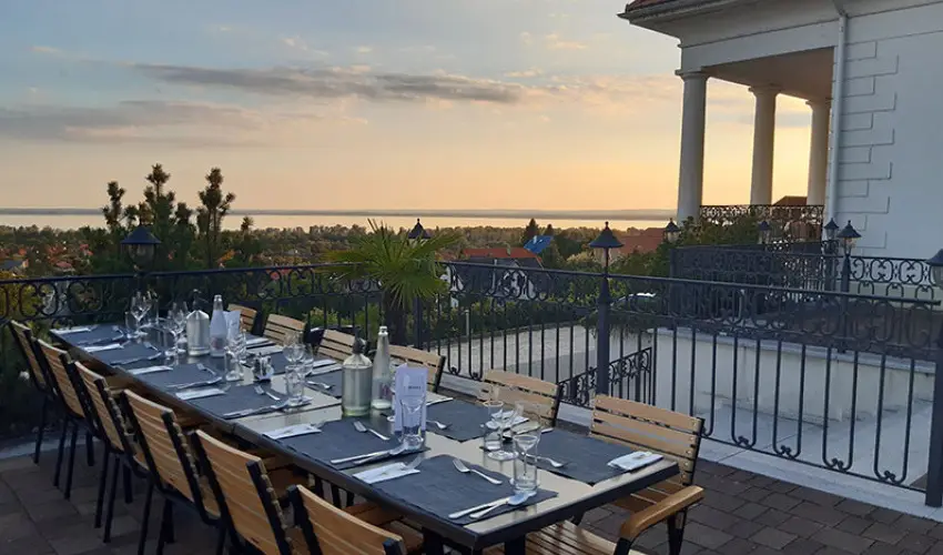 Zenit Hotel Balaton Vonyarcvashegy - Hsvt - teljes elrefizetssel (min. 2 j)